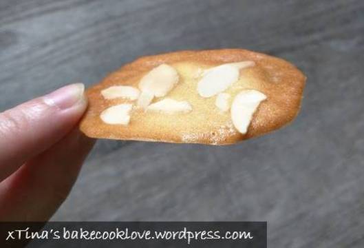flaked-almond-biscuits-3